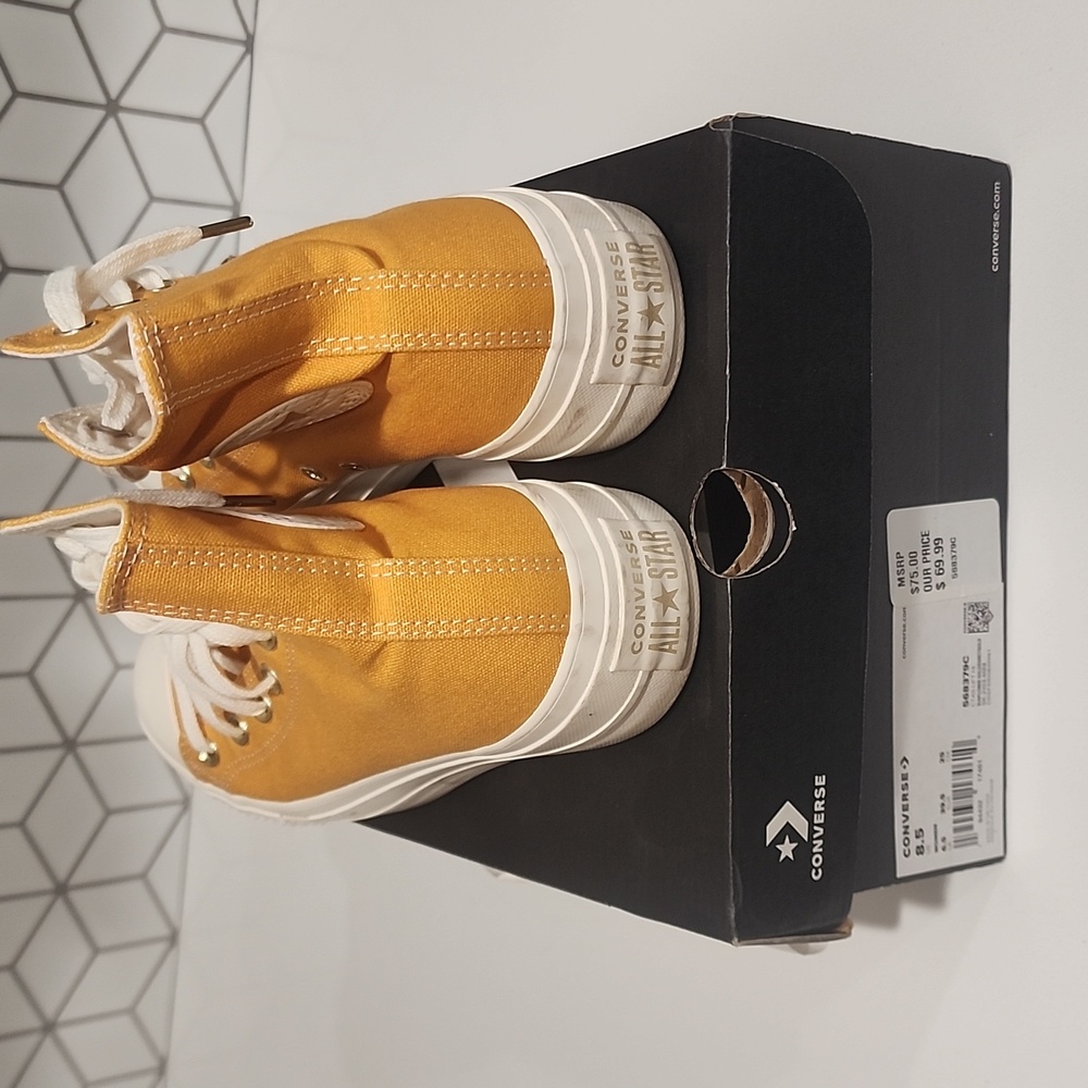 Converse Women Hi-Top Platform - Picture 3 of 5